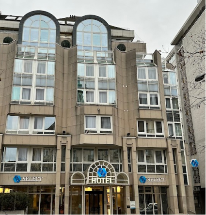 Select Hotel